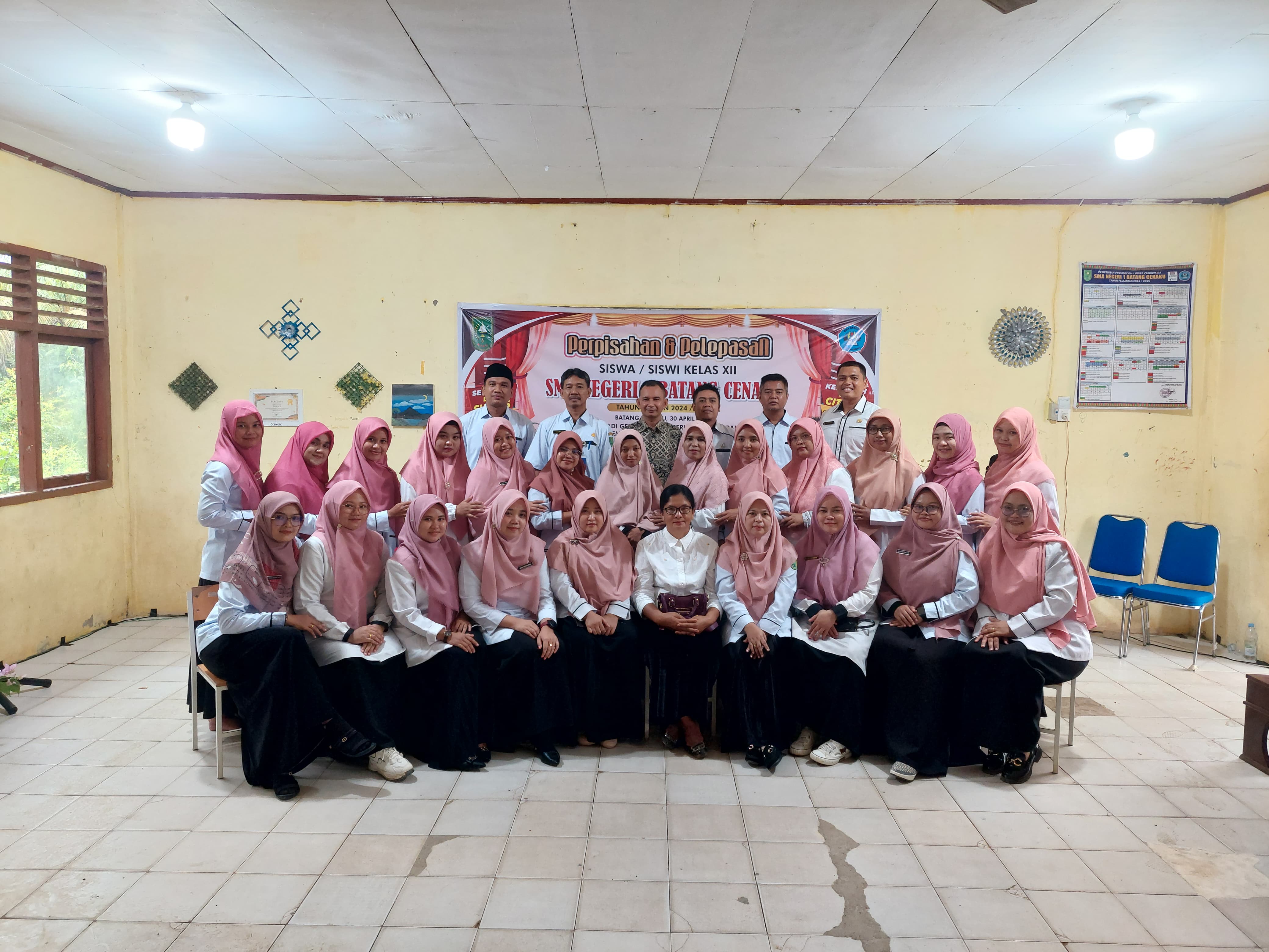 <center>MAJELIS GURU <br>SMA NEGERI 1 BATANG CENAKU</center>